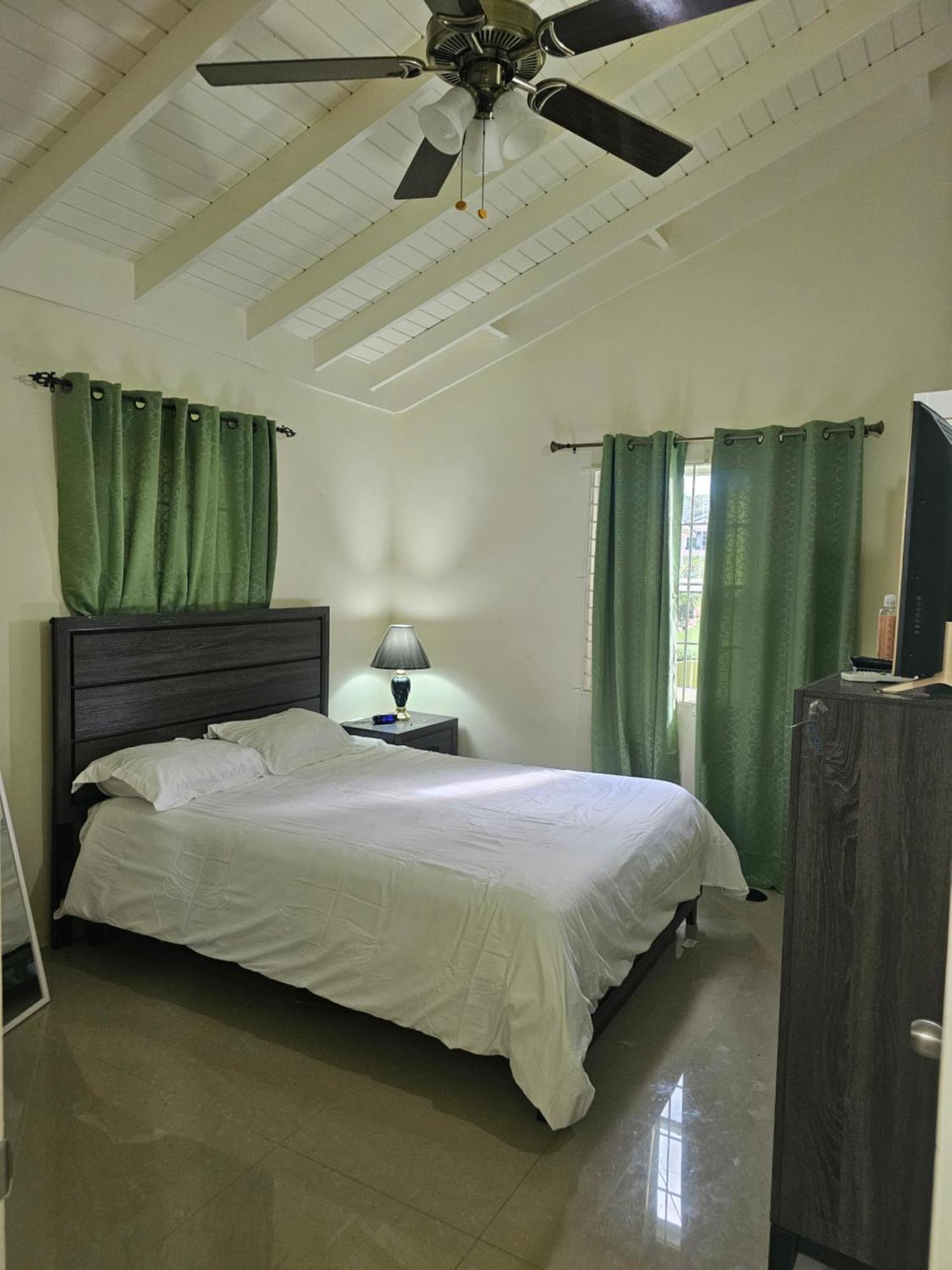 Stonebrook Manor Villa Chateau Фальмаут Экстерьер фото